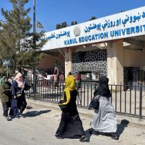 Άρθρο για την διεύρυνση των περιορισμών για τις γυναίκες στο Αφγανιστάν Άρθρο για την διεύρυνση των περιορισμών για τις γυναίκες στο Αφγανιστάν